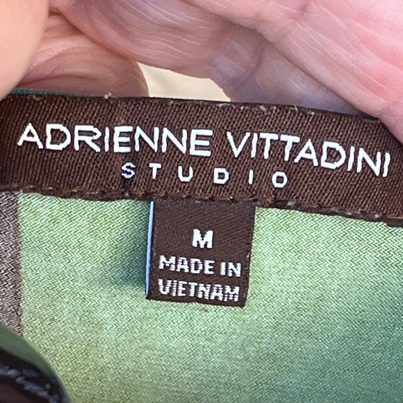 Adrienne Vittadini Studio Women’s Sleeveless Abstract Blouse - Size Medium - Picture 3 of 5